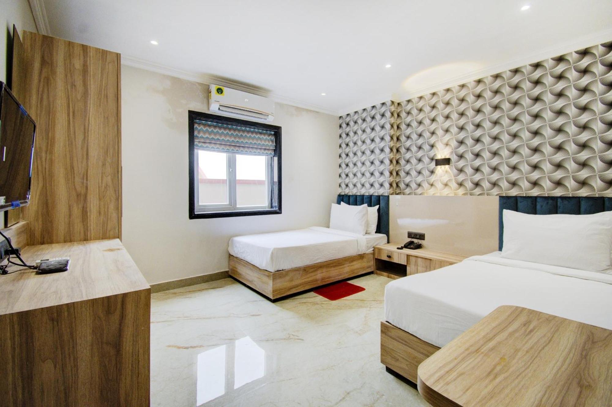Super Townhouse Gokul Regency Near Dum Dum Metro Station Hotel