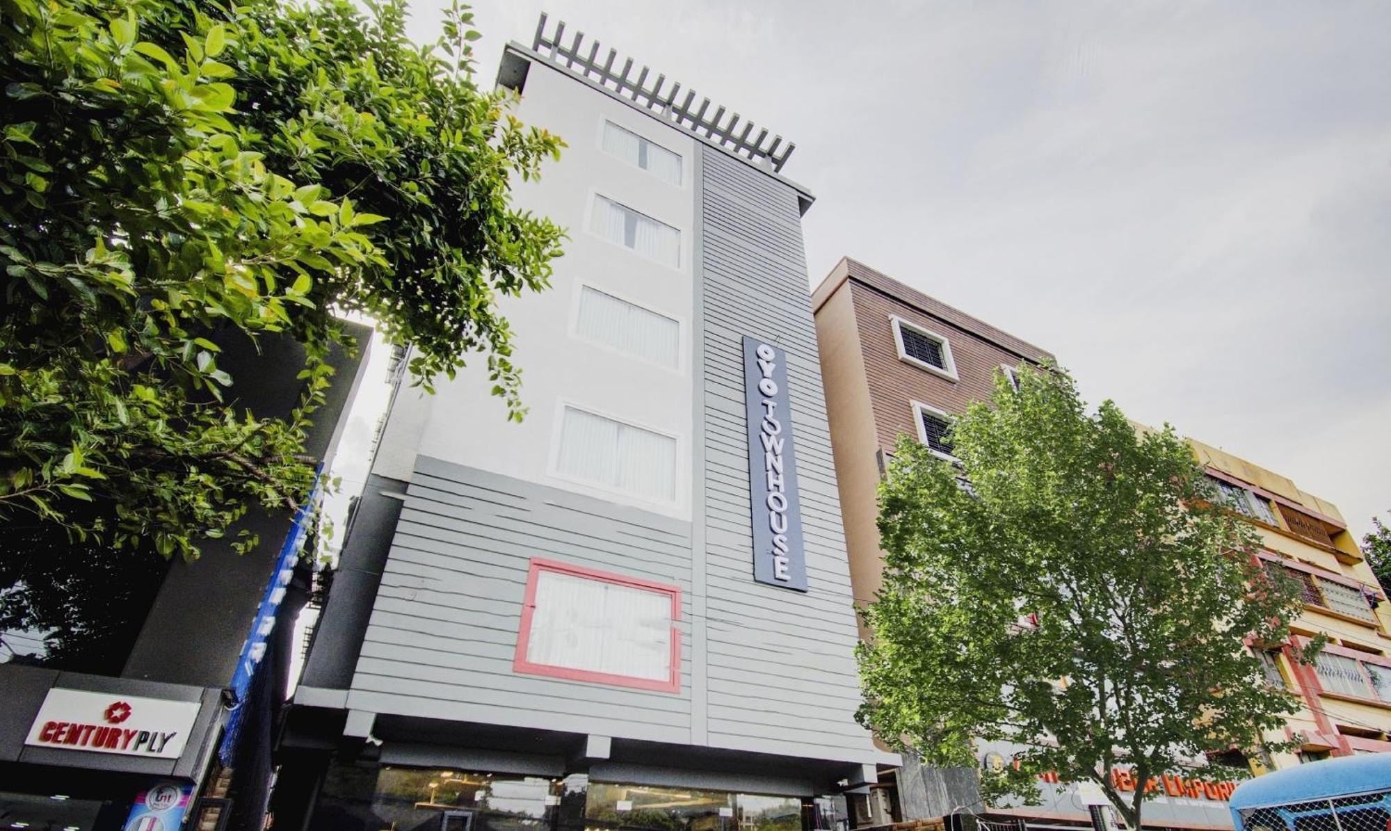 Hotel Super Townhouse Gokul Regency Near Dum Dum Metro Station