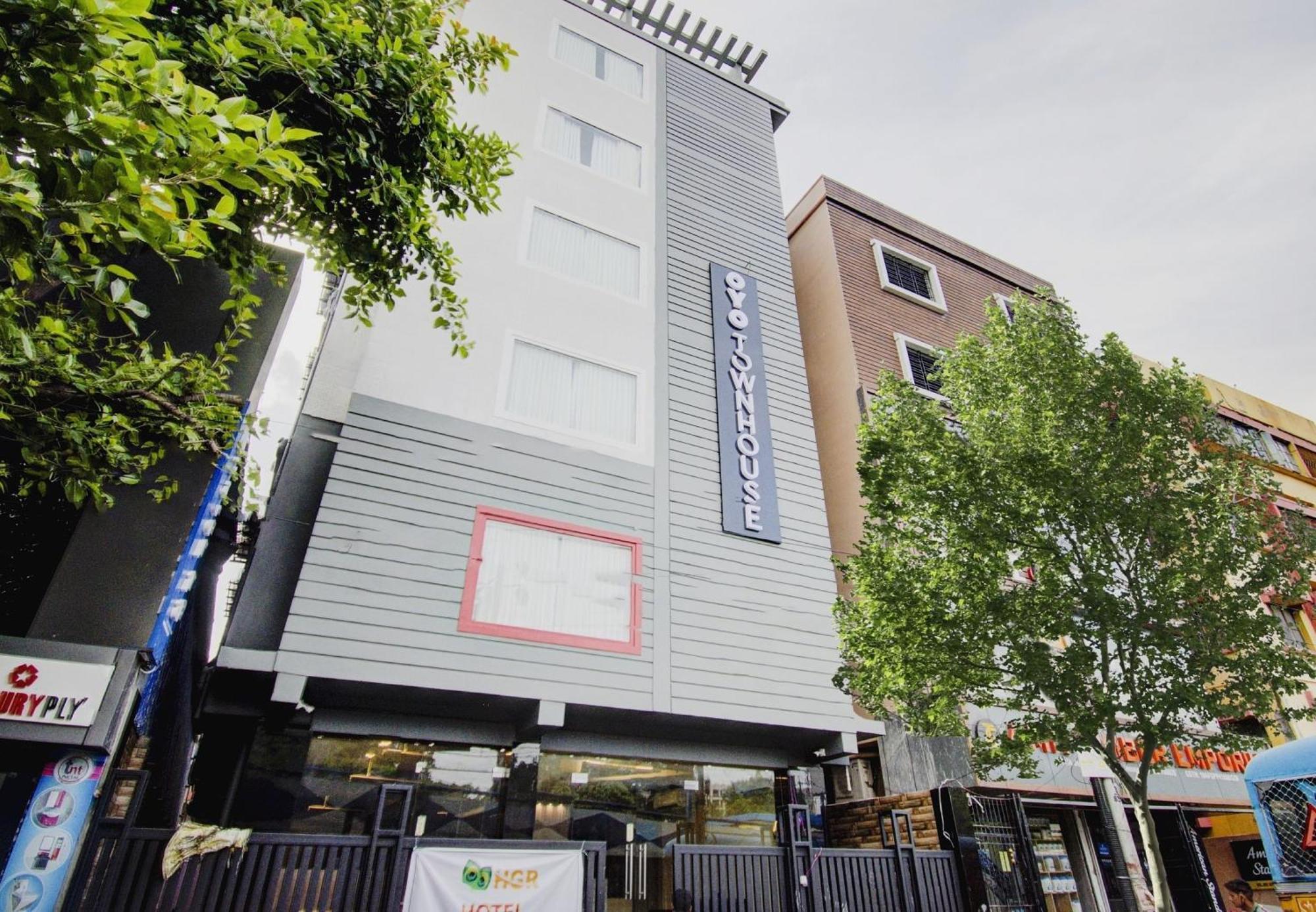 Super Townhouse Gokul Regency Near Dum Dum Metro Station 4* Kolkata